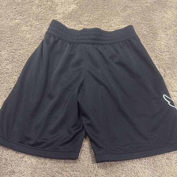Project Rock under armour boys size large shorts! Great condition barely worn - Picture 5 of 7